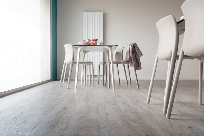 Elements Commercial Vinyl - Autumn Oak